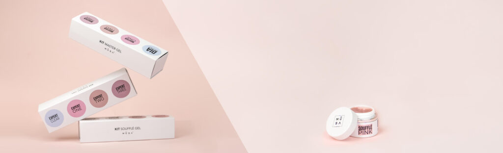 Photo d'un kit contenant des produits de la gamme soufflé gel de la marque MUSA Nails France, site internet de vente en ligne de produit professionnel pour les ongles. Produits MUSA Nails France